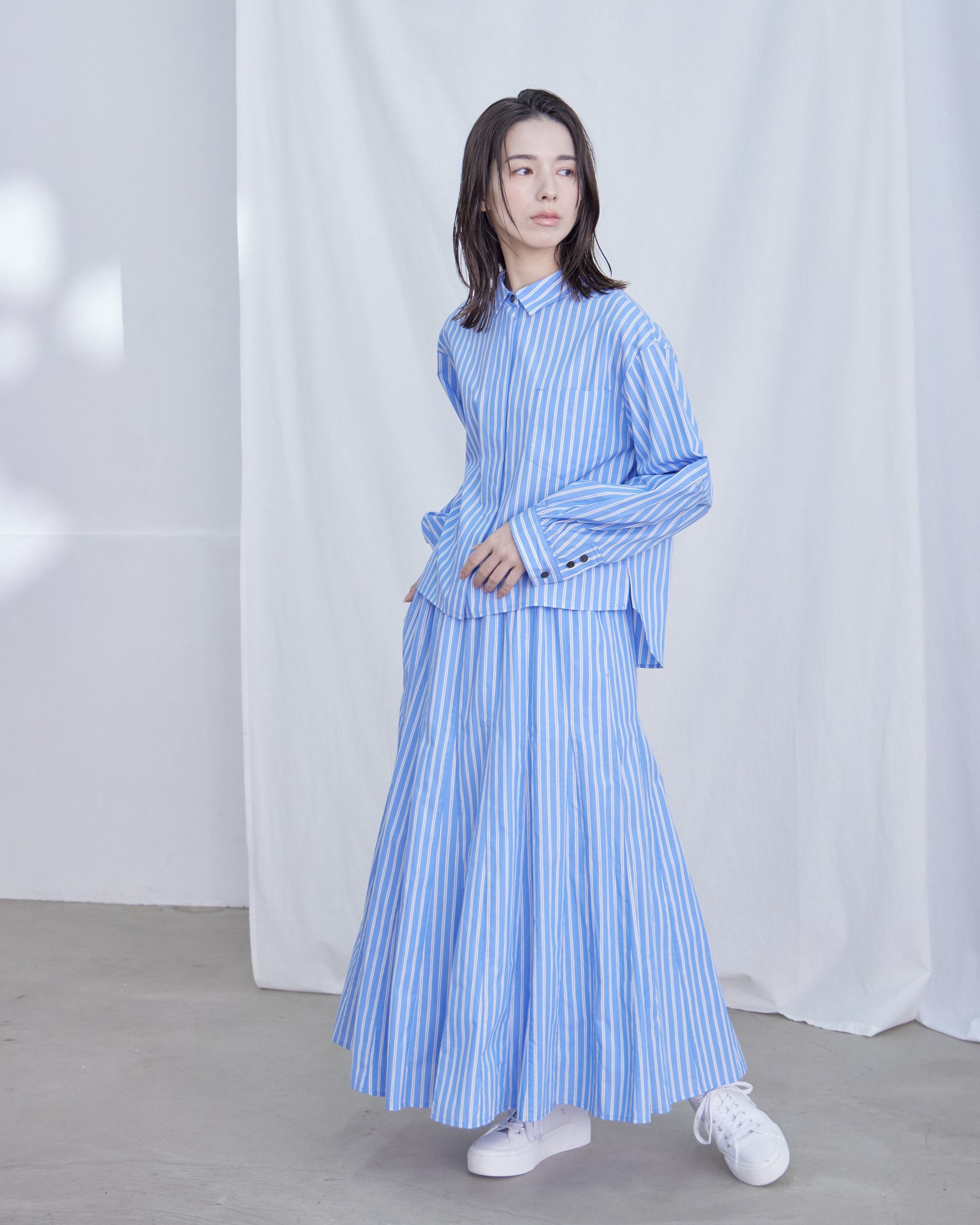 T. カラーストライプデザインスリーブブラウス