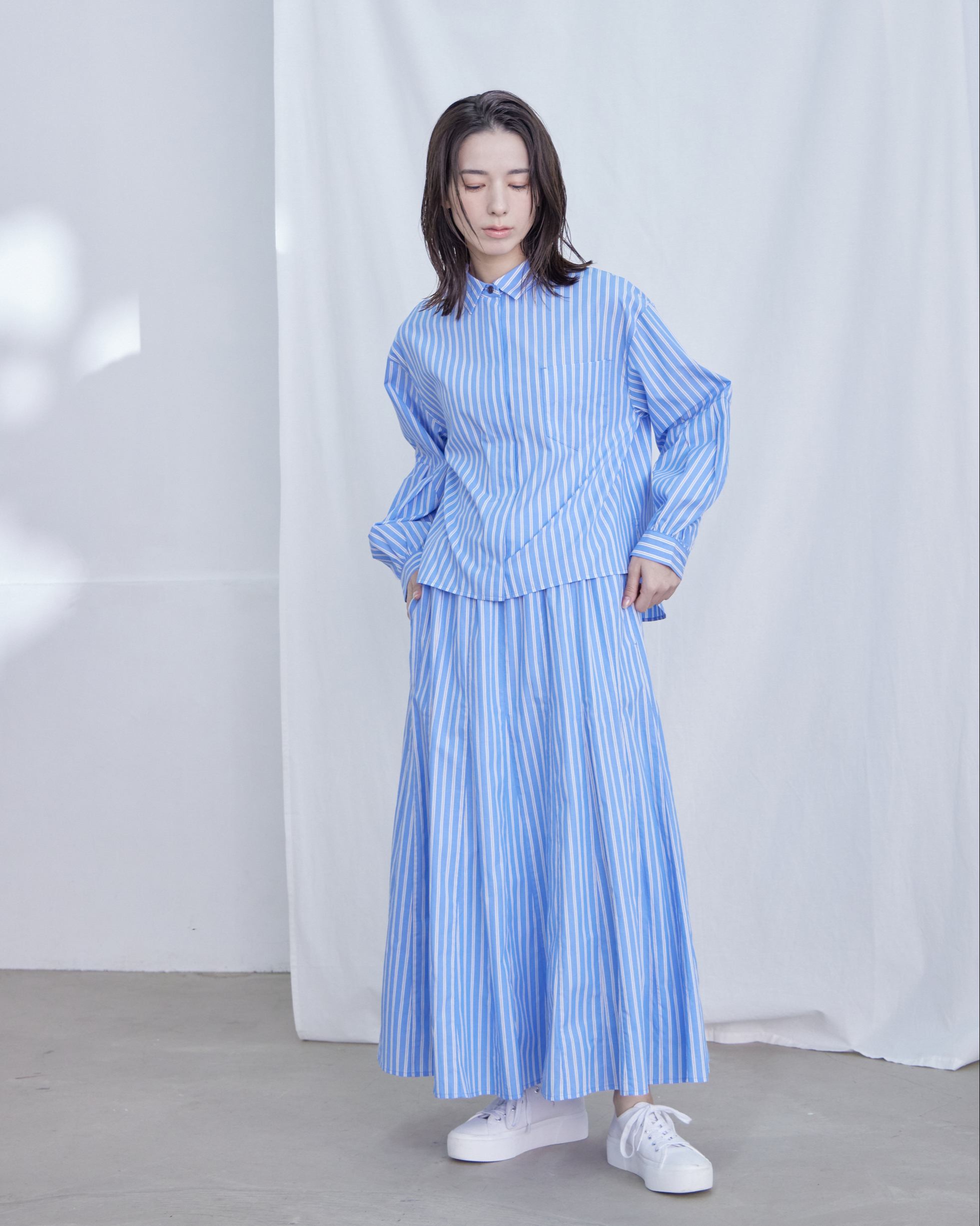 T. カラーストライプデザインスリーブブラウス