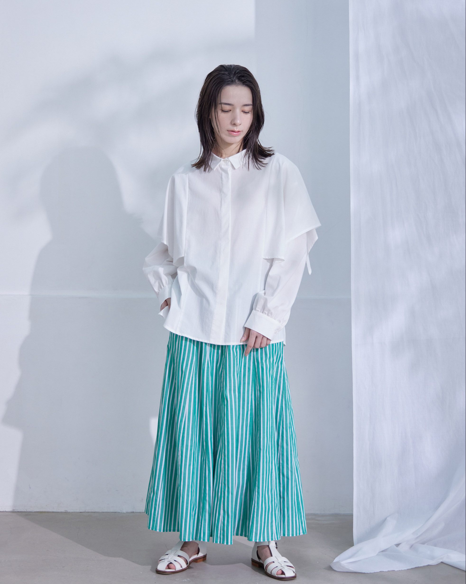 T. カラーストライプシームフレアスカート