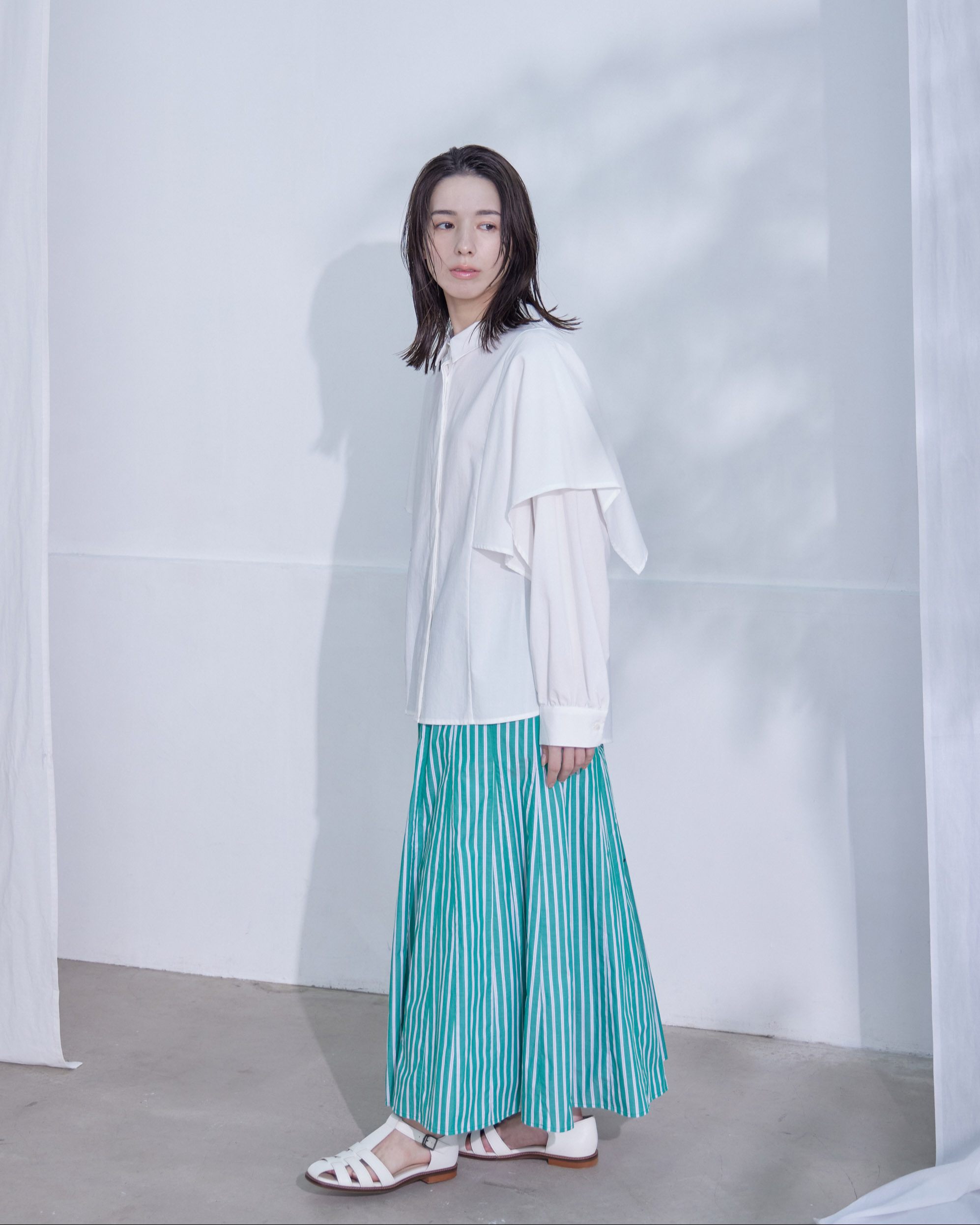 T. カラーストライプシームフレアスカート