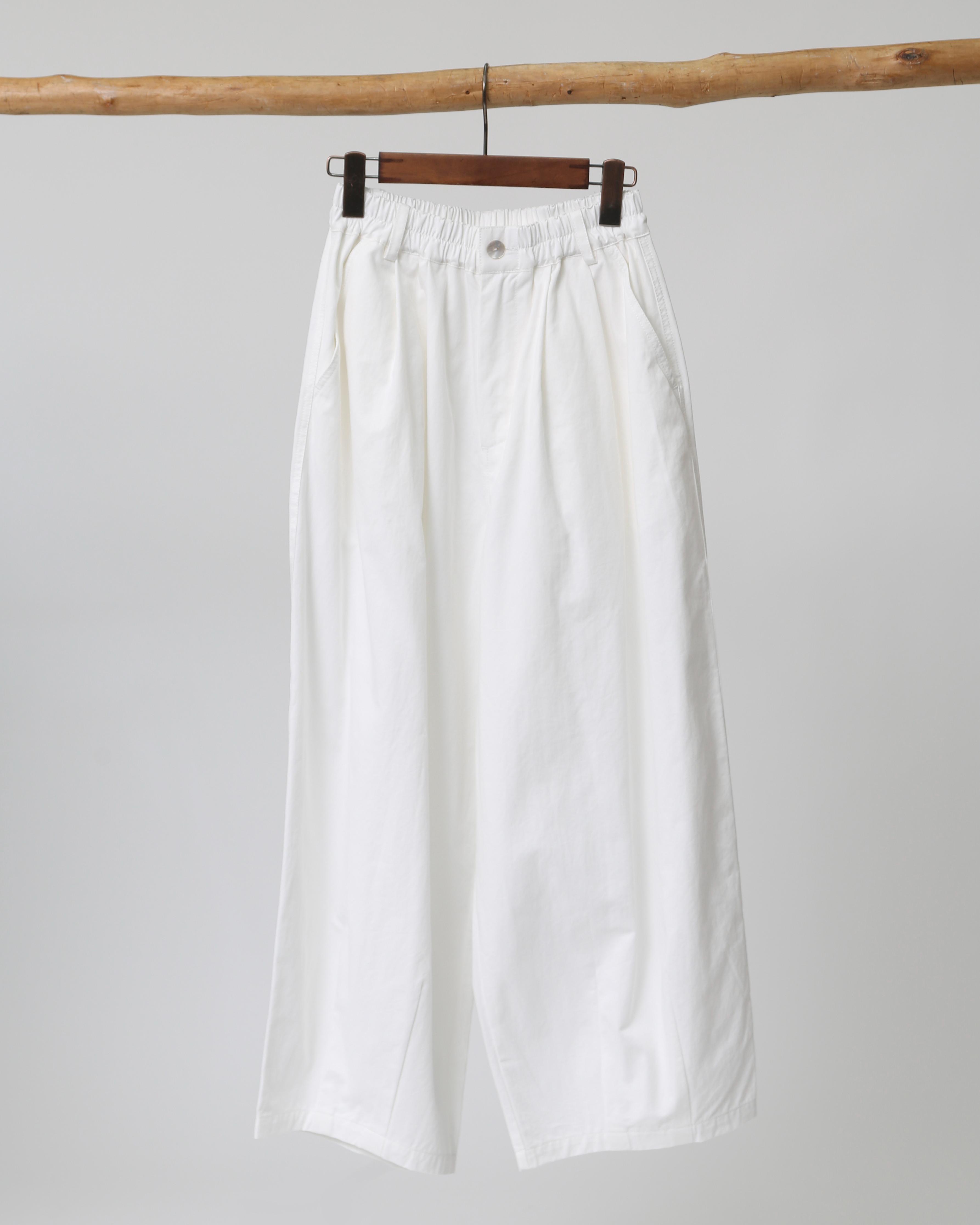 ネストローブ　コットンリネンコクーンカーゴパンツ　白 ネストローブ コットンリネンコクーンカーゴパンツ 白 - メルカリ