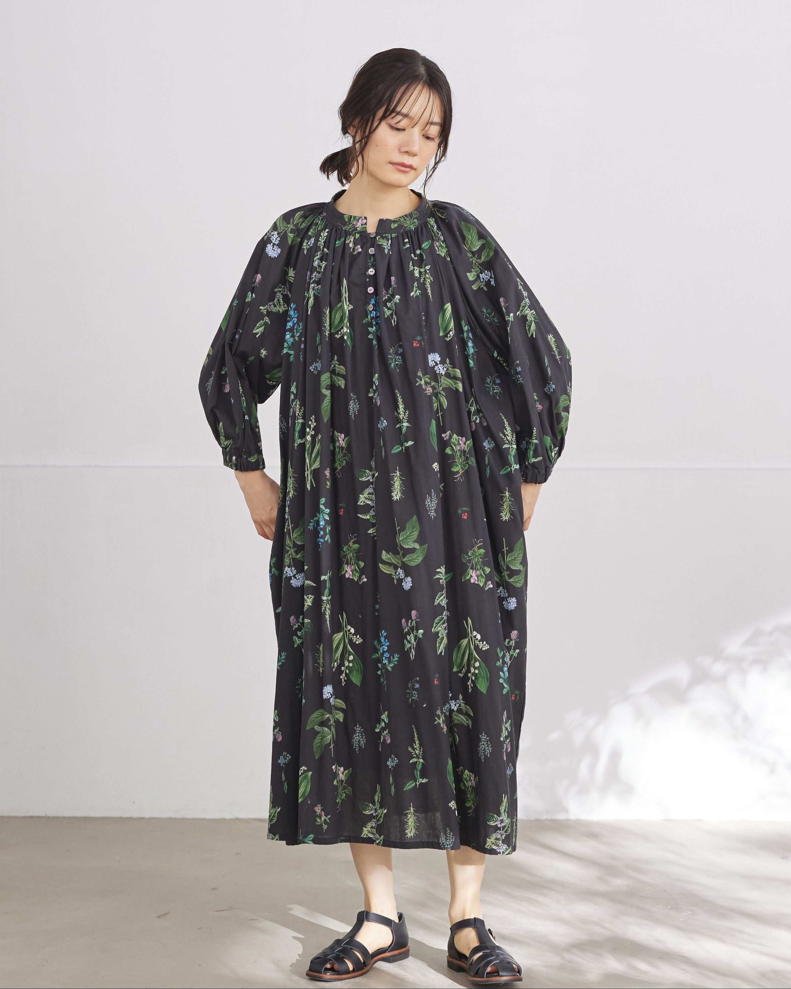 Plantation コットン リネン ボタニカル柄ワンピース 先行予約】コットンリネンボタニカルプリントワンピース｜4月上旬発送