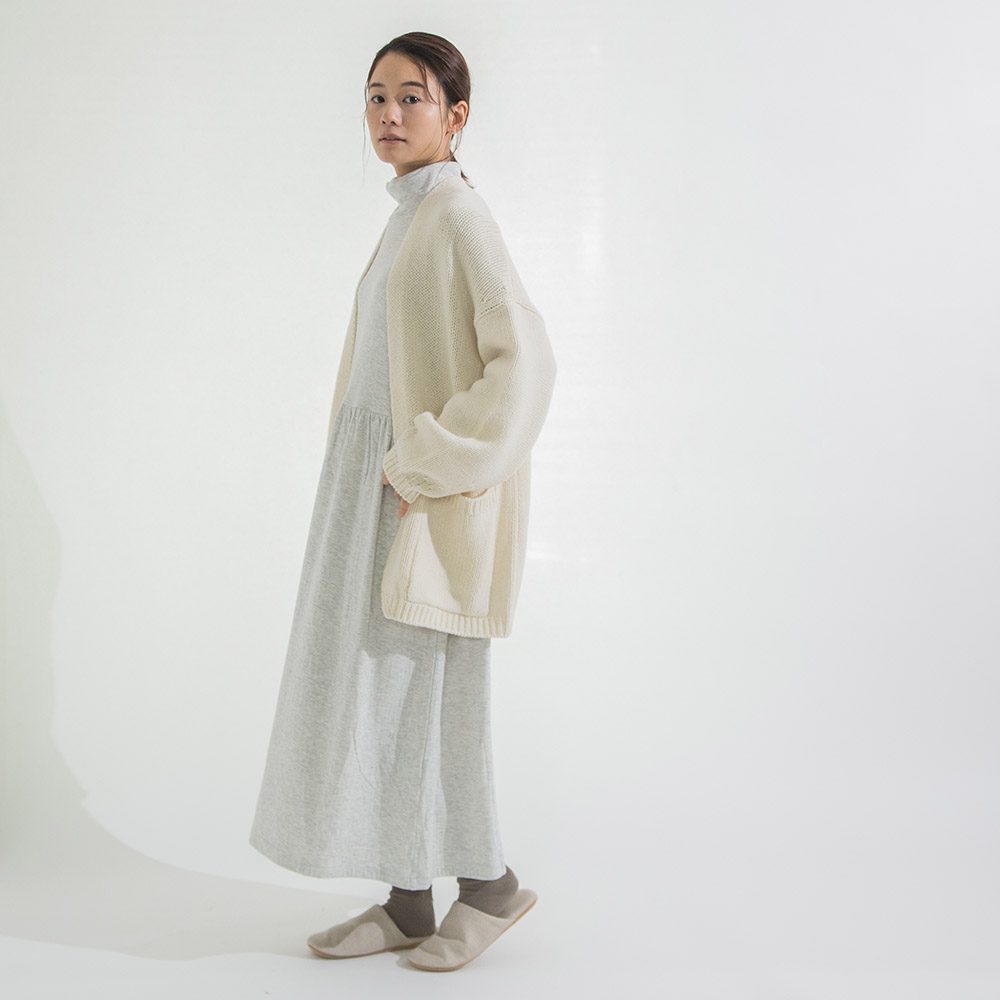 つちふわ】カットソータートルネックワンピース