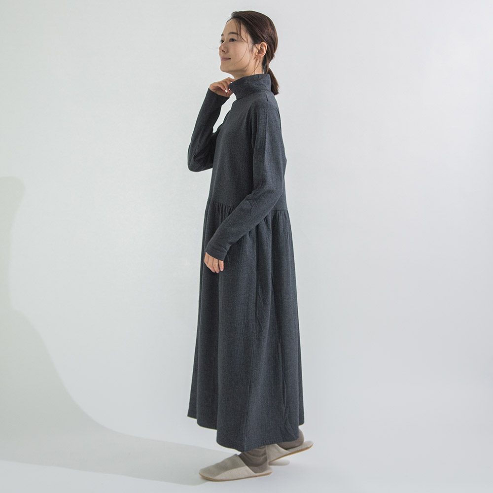 プリーツプリーズ　タートルネック ワンピース カットソー 長袖 PLEATS PLEASE ISSEY MIYAKE / プリーツプリーズイッセイミヤケ