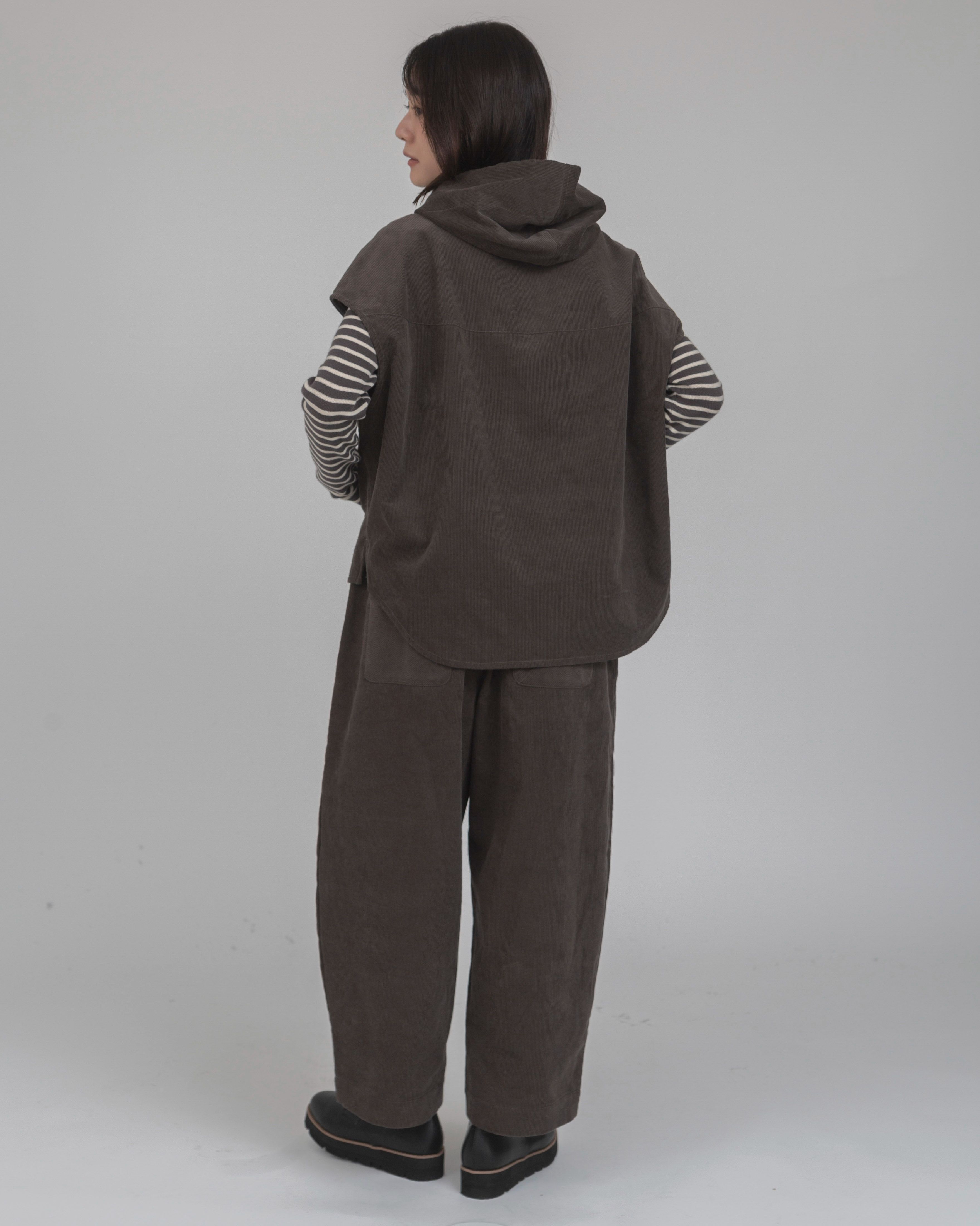 T. コットンコーデュロイベスト