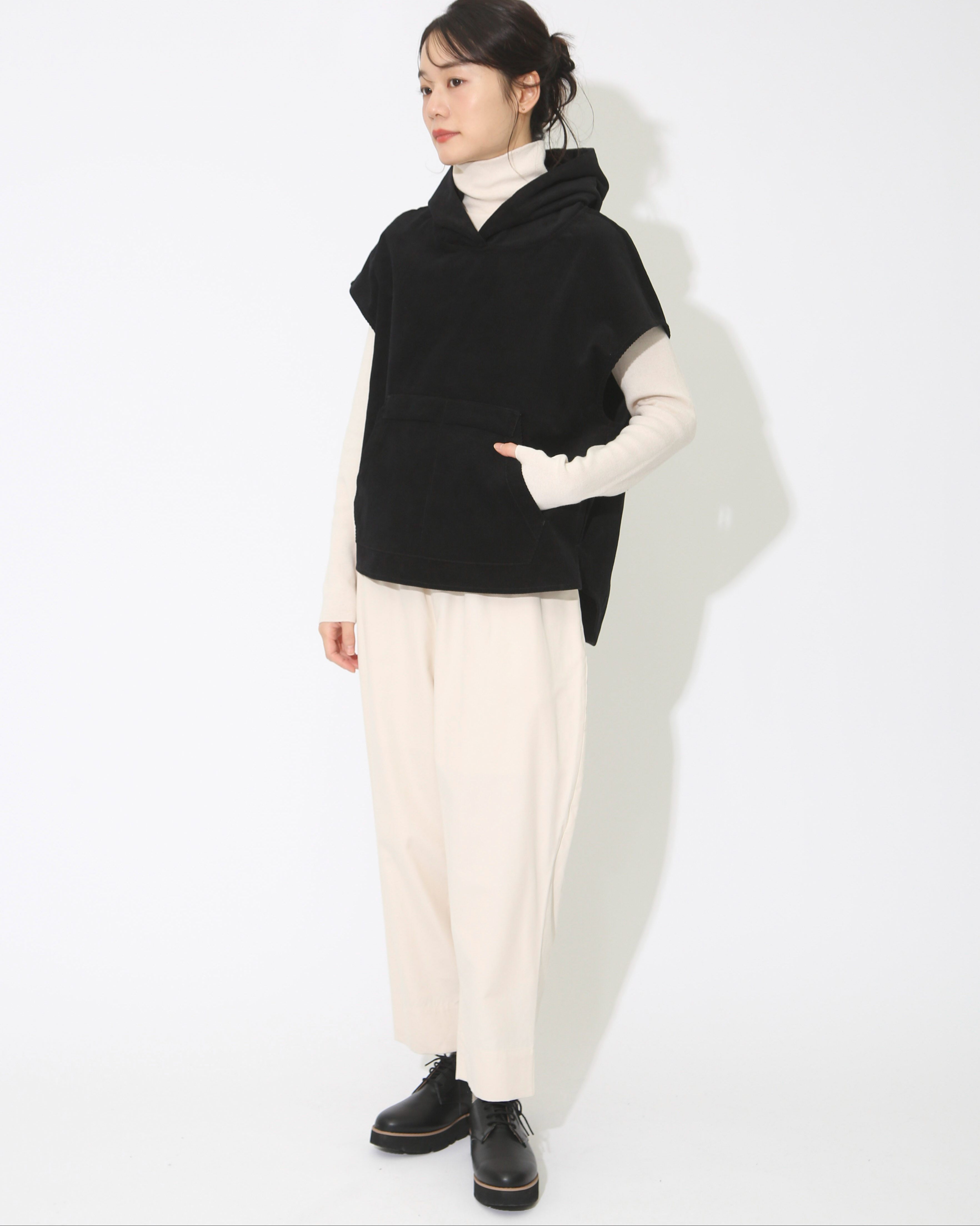 T. ピーチ起毛コットンセルロースクロップドパンツ