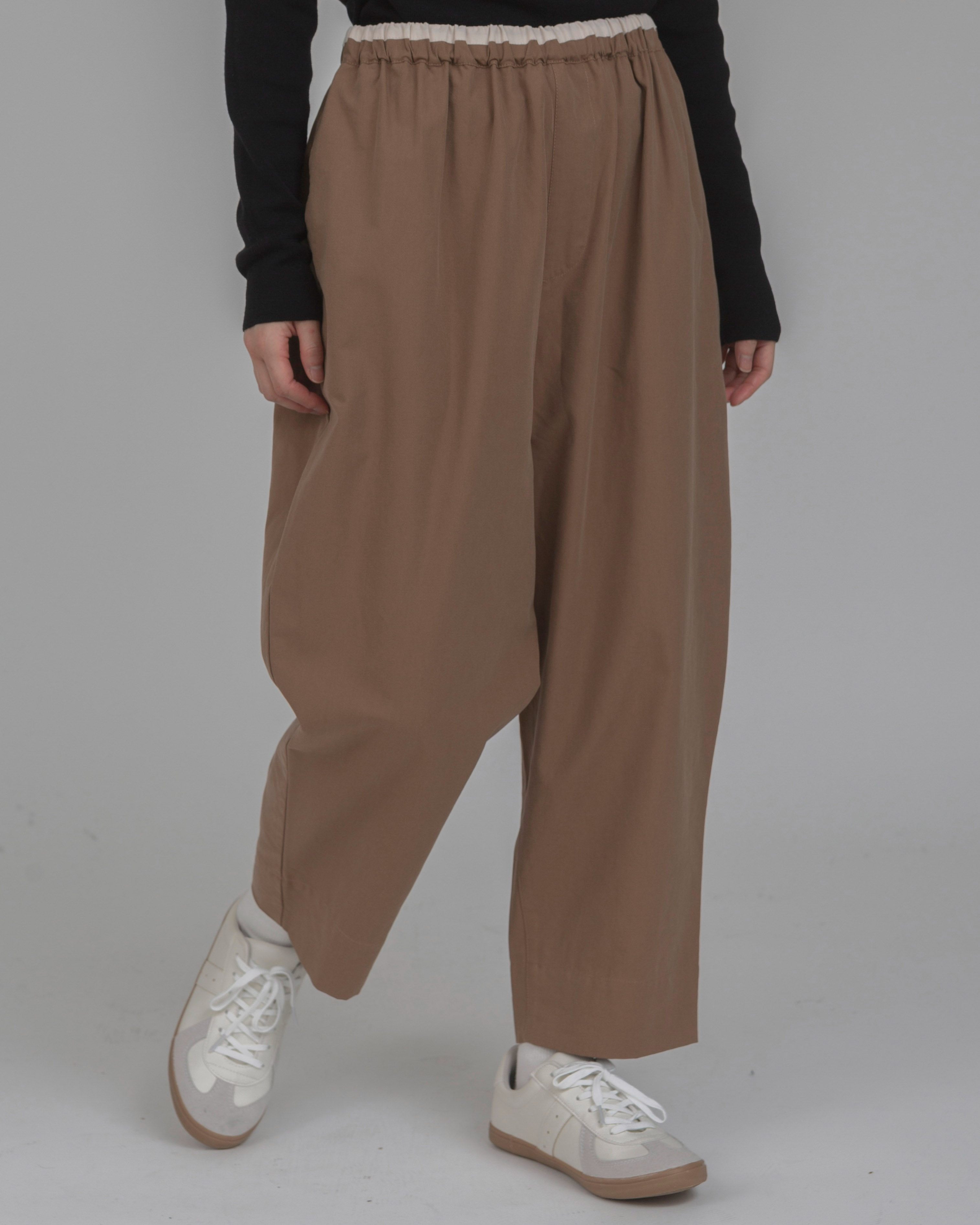 T. ピーチ起毛コットンセルロースクロップドパンツ