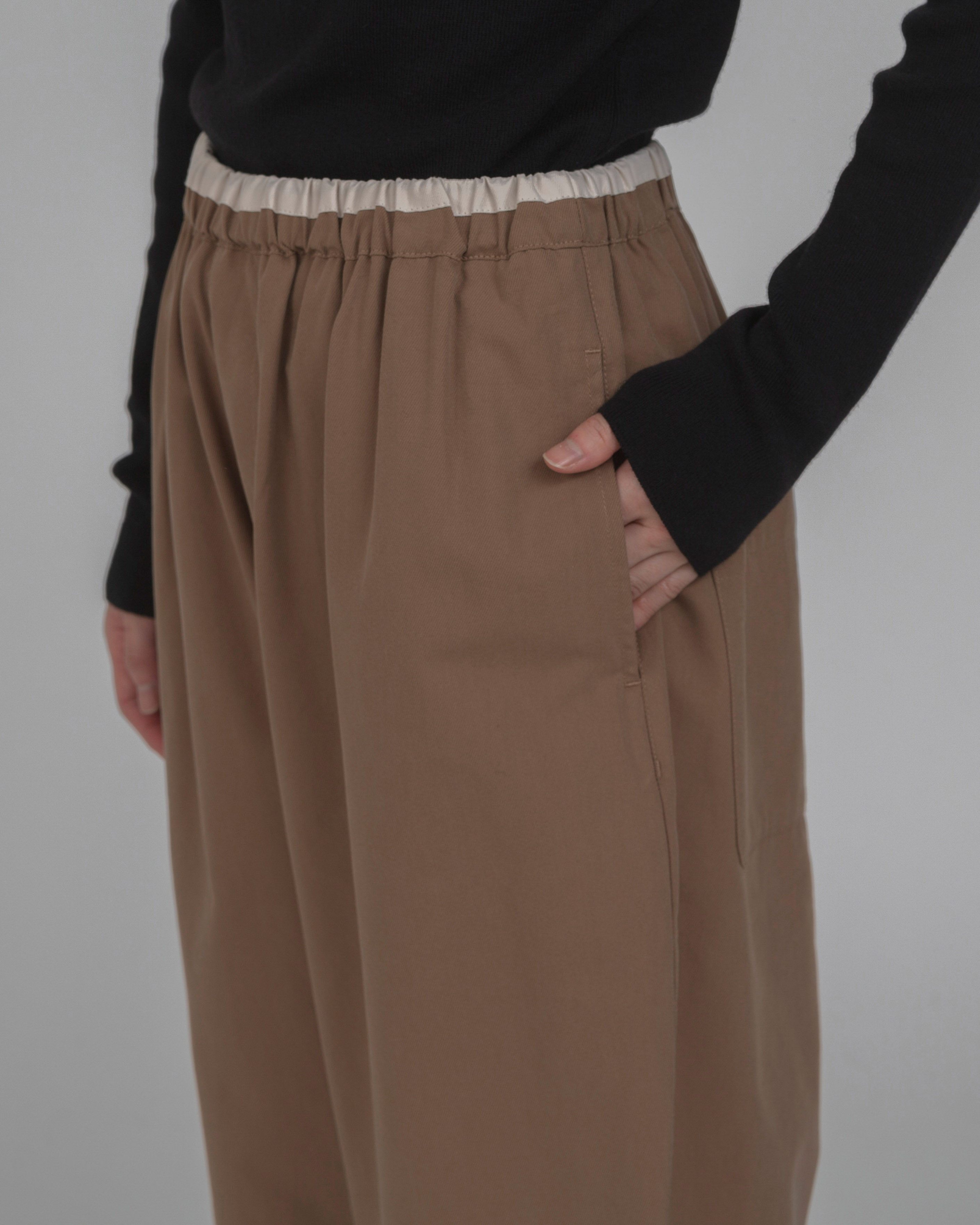 T. ピーチ起毛コットンセルロースクロップドパンツ