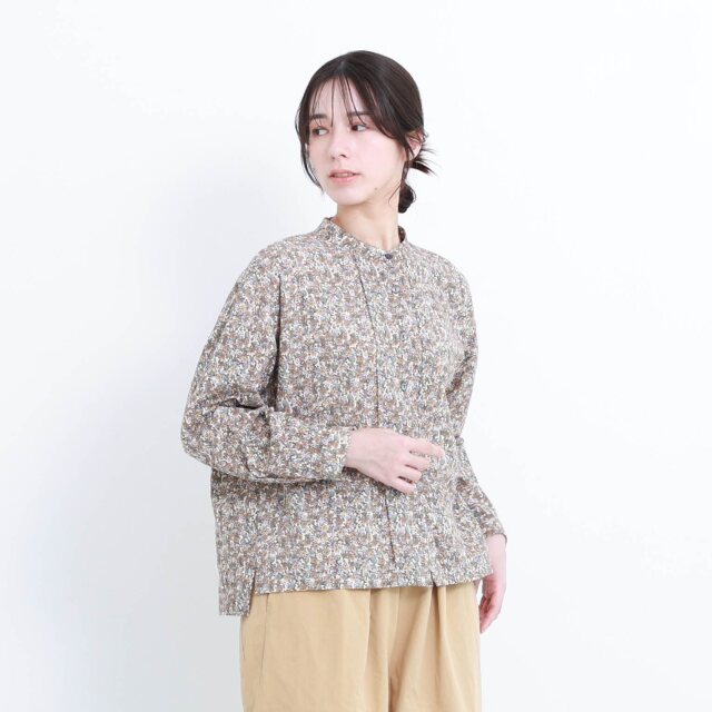 0624AS91066	コットンフラワープリントタックブラウス