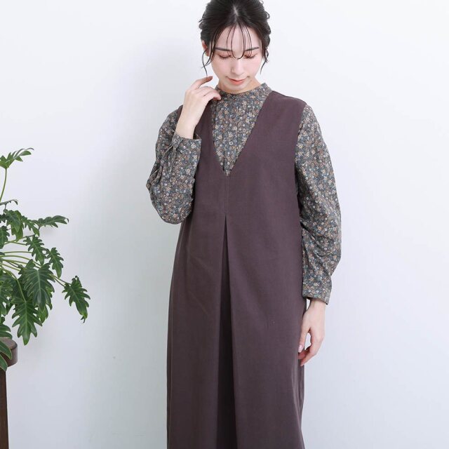 0624AS91066	コットンフラワープリントタックブラウス