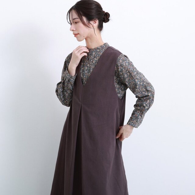 0624AS91066	コットンフラワープリントタックブラウス