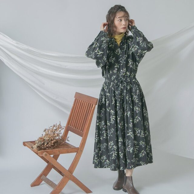 リネンオリーブプリントワンピース
