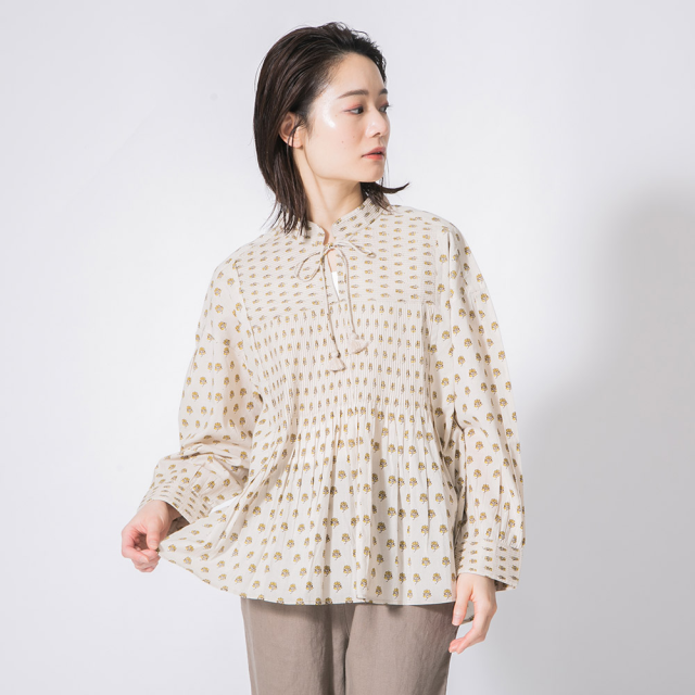 エリザベッタ フランキ Tシャツ レタリングプリント コットン Meets india~コットンフラワープリントピンタックブラウス