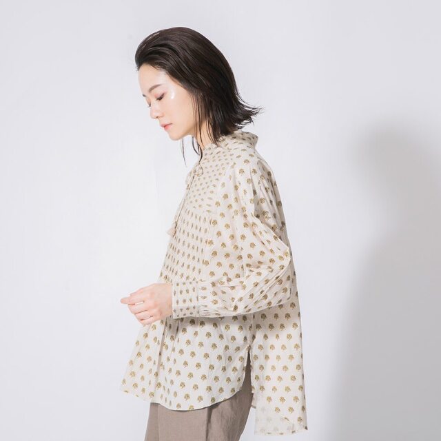 「the Virgins」フラワープリントブラウス the Virgins」フラワープリントブラウス