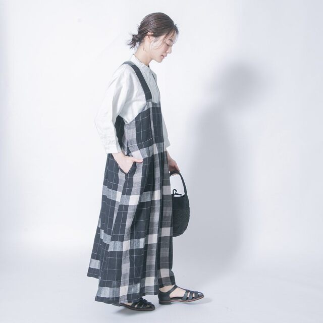 専用ページでございます。 コットンリネンパナマチェックジャンパースカート