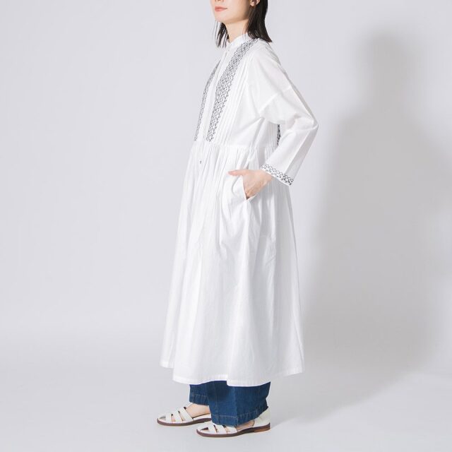 美品 PEARY GATES モックネック ワンピース ストレッチ 刺繍 1 フラワーモチーフ 襟付き ニット ワンピース HUIT 全4色｜hit341