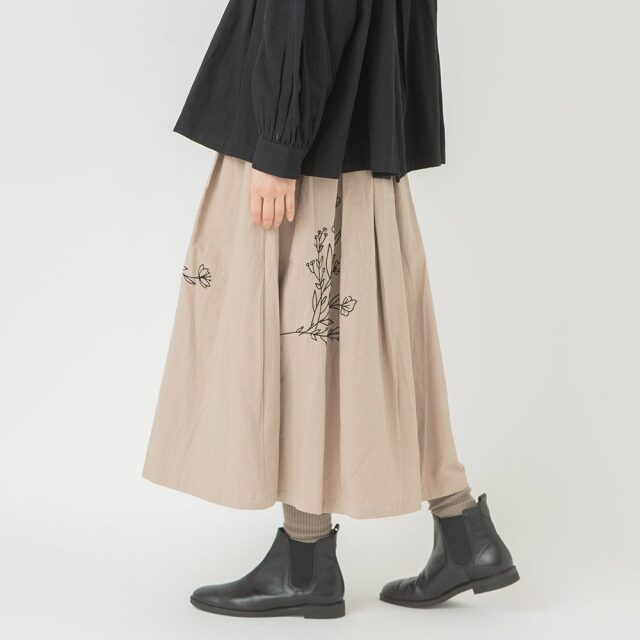0624WT67017コットンビエラフラワー刺繍スカート