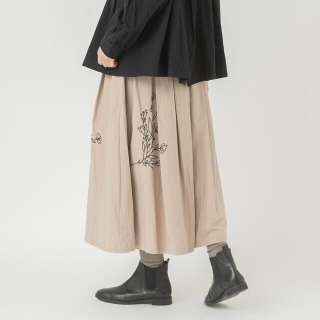 0624WT67017コットンビエラフラワー刺繍スカート