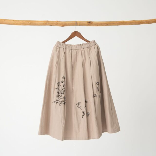 0624WT67017コットンビエラフラワー刺繍スカート