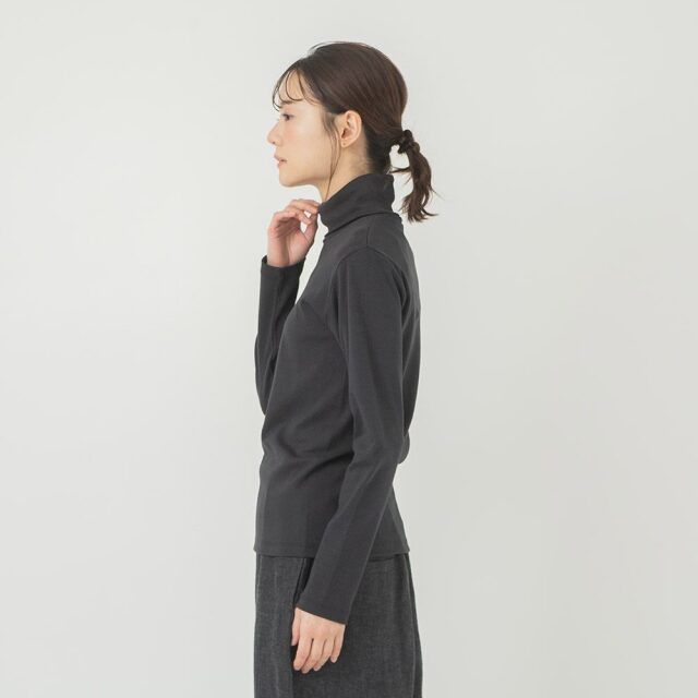 0624WT71120コットンカシミヤフライスタートルネックプルオーバー