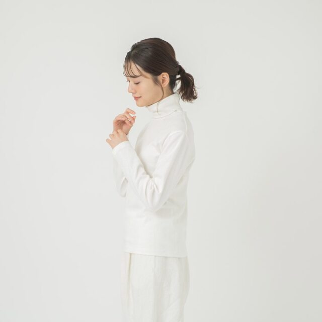 0624WT71120コットンカシミヤフライスタートルネックプルオーバー