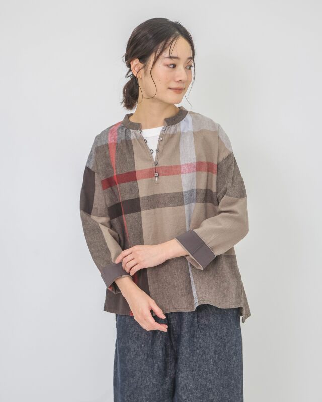 身長：164cm　カラー：ブラウン