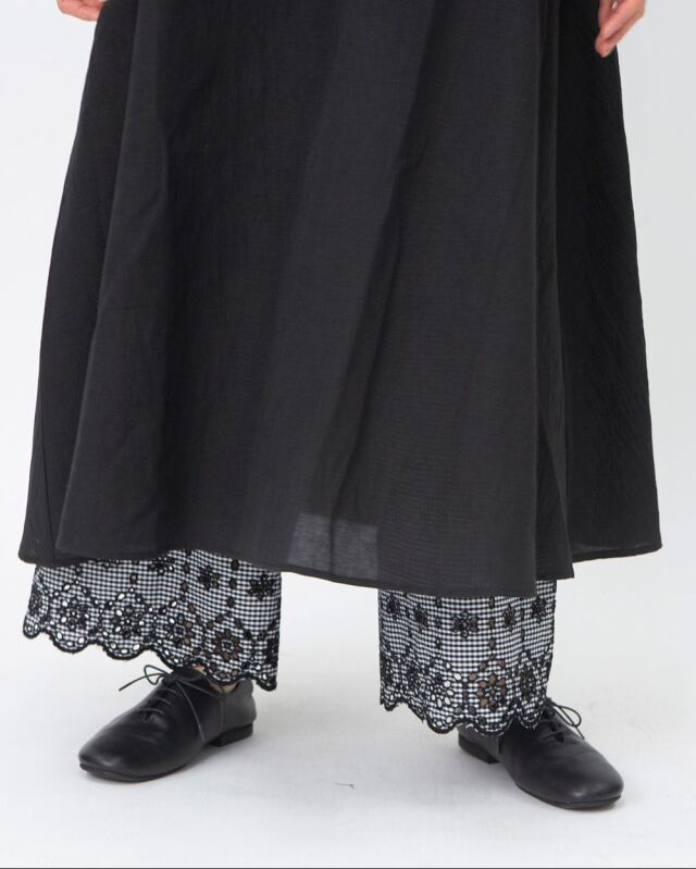 コットンスカラップ刺繍パンツ