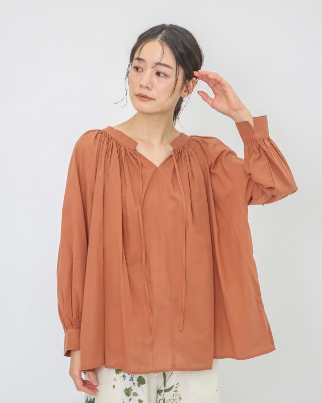 モデル身長：164ｃｍ　着用カラー：レンガ