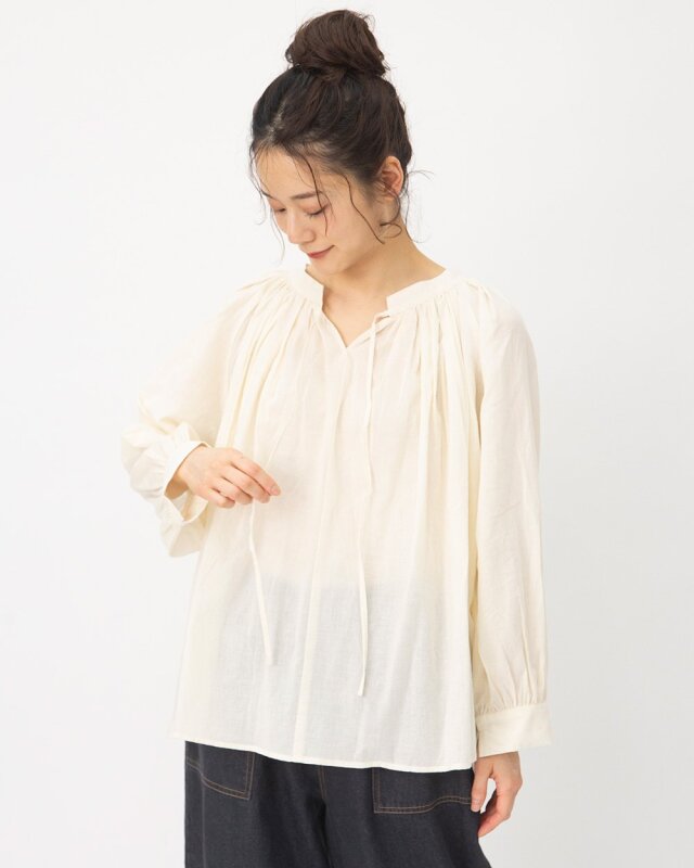 モデル身長：164ｃｍ　着用カラー：アイボリー