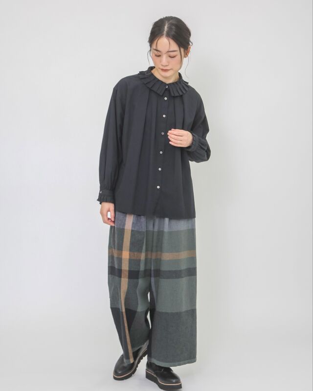 コットンビエラタックフリルブラウス