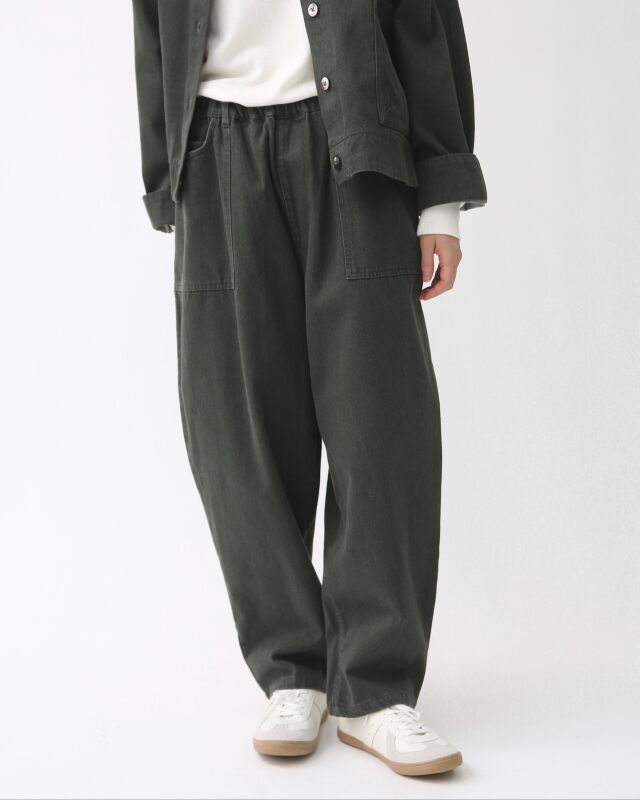 モデル身長：164ｃｍ　着用カラー：モスグリーン　着用サイズ：ロング