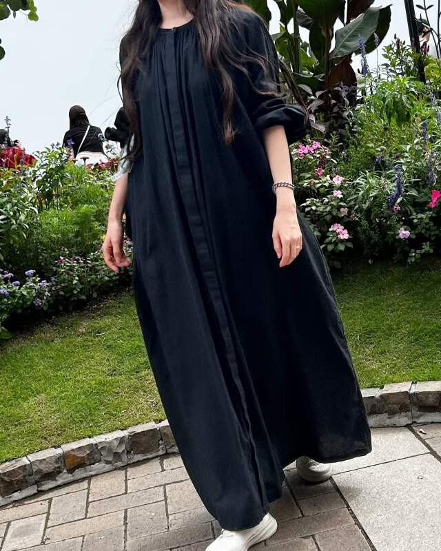 スタッフ身長：159cm　カラー：ブラック　着用サイズ：ロング