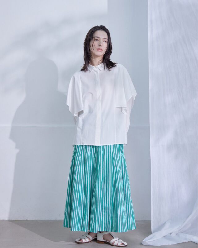 T. カラーストライプシームフレアスカート