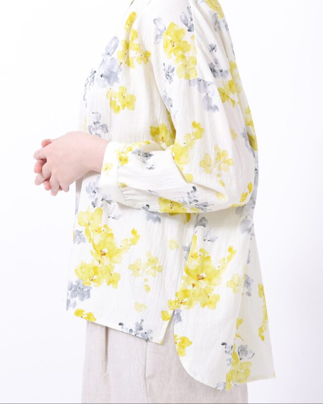 【SALE セール】TUTIE. (ツチエ) | コットンクレープフラワープリントバンドカラーブラウス (red) | トップス ブラウス お洒落 TUTIE. (ツチエ) | コットンクレープフラワープリントバンド