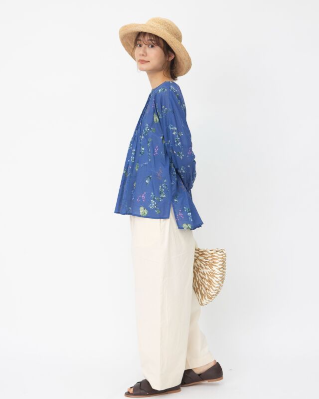 ボタニカルプリントシアータックパフブラウス ボタニカルプリントシアータックパフブラウス ボタニカル
