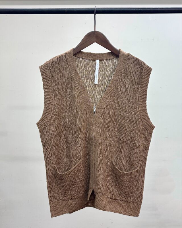 美品 MHL. COTTON LINEN SLUB ニットベスト 65983836b_b_04_215.jpg