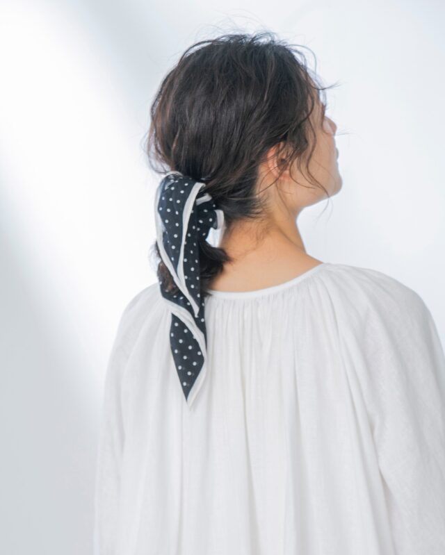 美品　45R カディシルクコットンスカーフ 美品 45R カディシルクコットンスカーフ