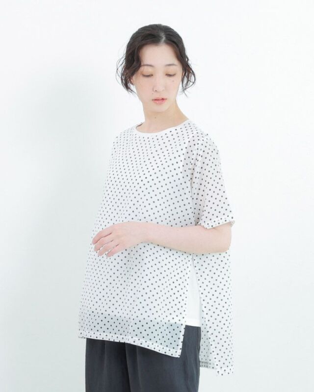 【新作★すぐ届く！】 CHANEL プルオーバー コットン 黒 関税込 ヴィンテージライク ピグメント加工 ワンポイント刺繍 プル