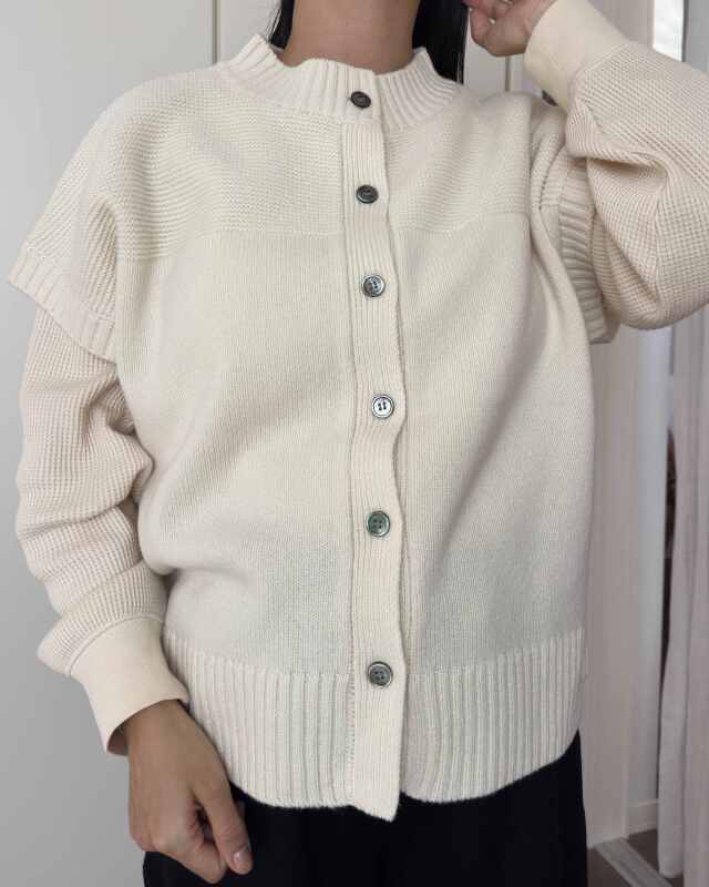 モデル身長：153cm／ホワイト／妊娠中