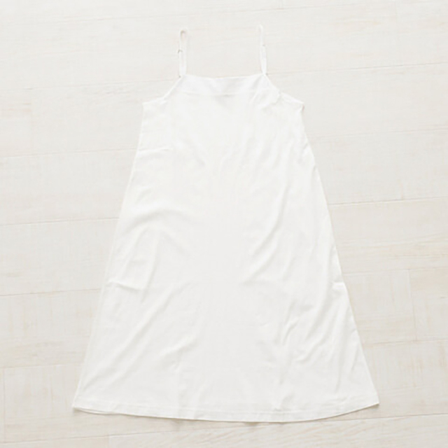 【関税込み】TOTEME ホワイト Cocoon Tee ミディアムワンピース AZUL BY MOUSSY | ステッチデザインコクーンカットワンピース