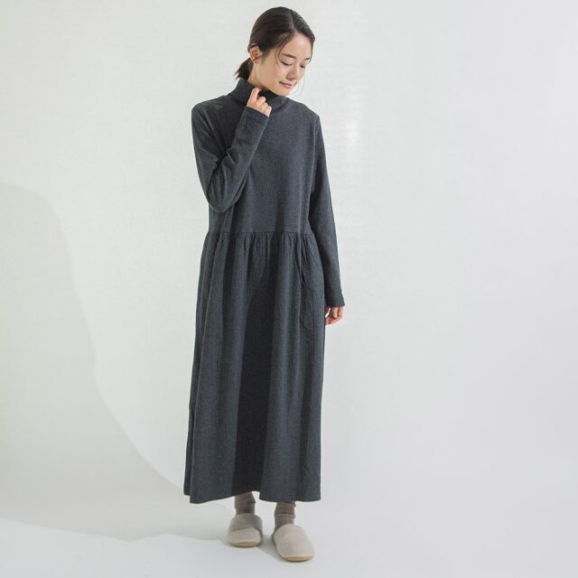 プリーツプリーズ　タートルネック ワンピース カットソー 長袖 PLEATS PLEASE ISSEY MIYAKE - プリーツプリーズ 長袖タートル