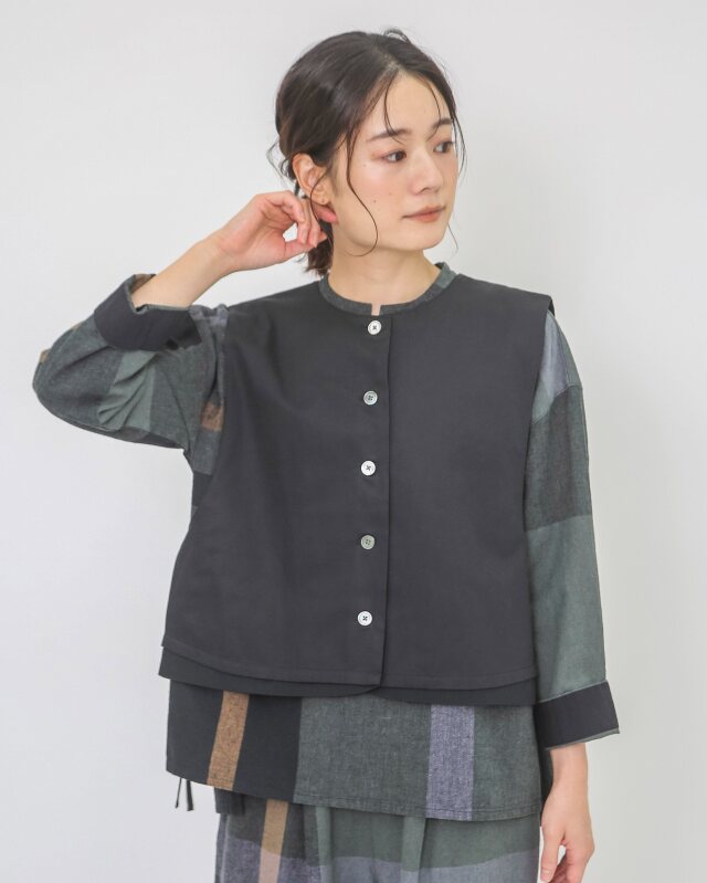 モデル身長：164cm　カラー：ブラック