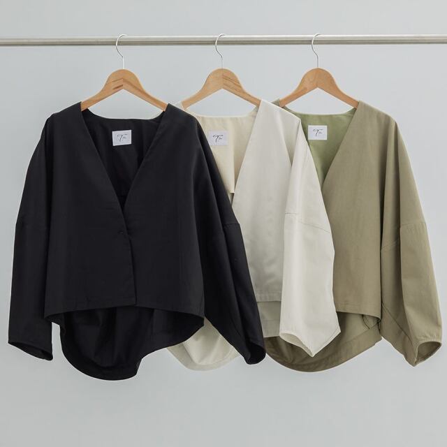 左から：ブラック、ナチュラル、モスグリーン