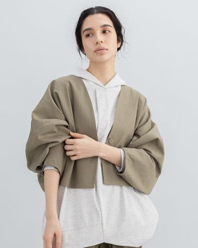 モデル身長：164cm　カラー：モスグリーン