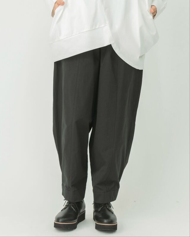 モデル身長：164ｃｍ　着用カラー：ブラック