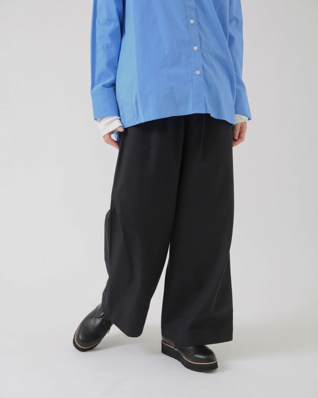 モデル身長：164cm　カラー：ブラック