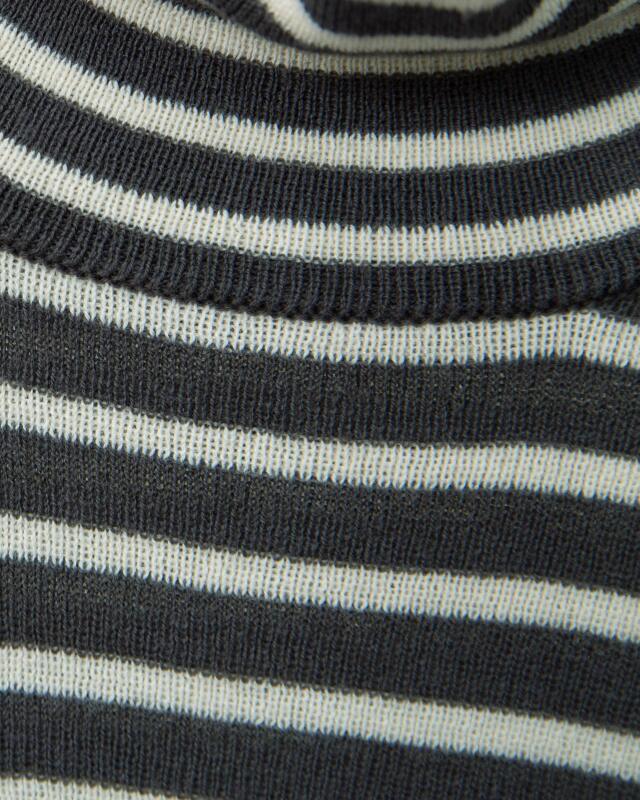 チャコールボーダー