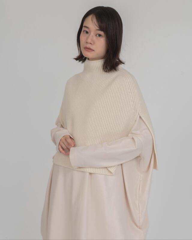 モデル身長：163cm　着用カラー：アイボリー