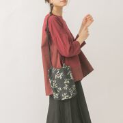 0624AT29016リネンオリーブプリントサコッシュ