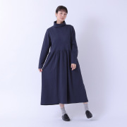 TUTIE. ワンピース ネイビー タックデザイン TUTIE. ワンピース ネイビー タックデザイン - メルカリ